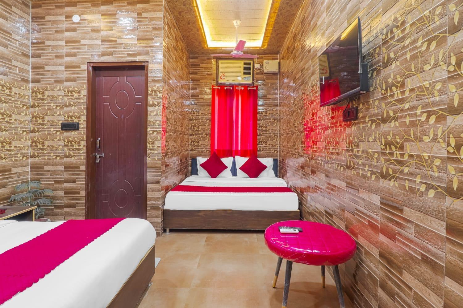 Hotel Krishna Priya Haridwar Bagian luar foto